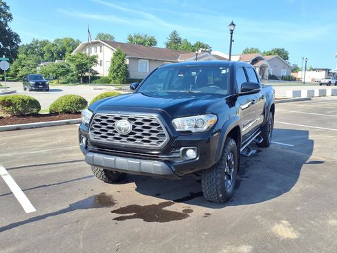 Used 2020 Toyota Tacoma TRD Off-Road AWD/4WD image 27