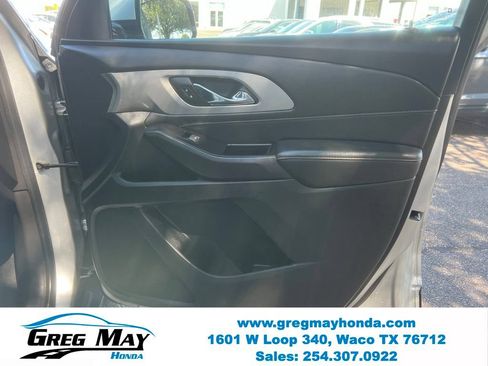 Used 2020 Chevrolet Traverse LT FWD image 12