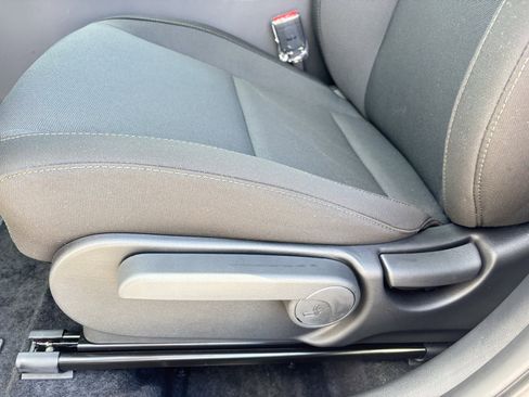 New 2026 Hyundai Kona SE image 13