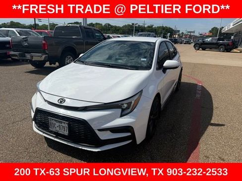 Used 2024 Toyota Corolla SE FWD image 3