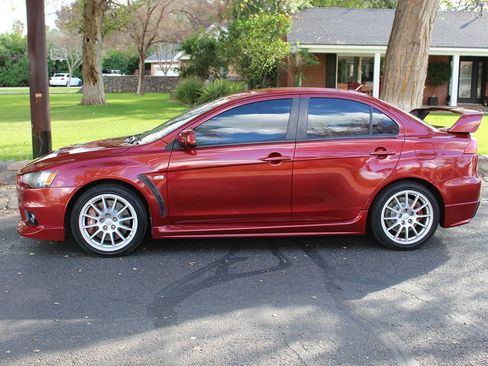 Used 2008 Mitsubishi Lancer Evolution GSR image 2
