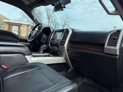 Used 2016 Ford F150 Lariat image 32