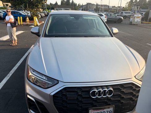 Used 2022 Audi Q5 2.0T Premium Plus w/ Premium Plus Package AWD/4WD image 2