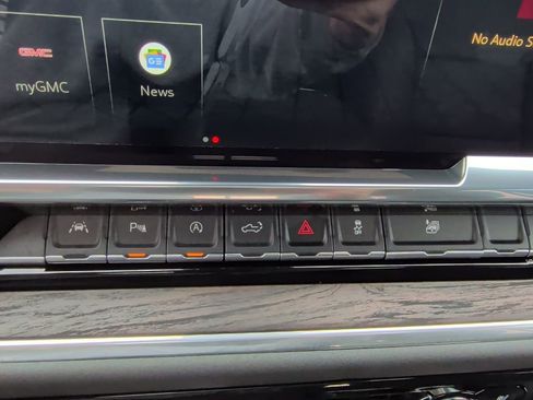 New 2026 GMC Sierra 1500 SLT image 29