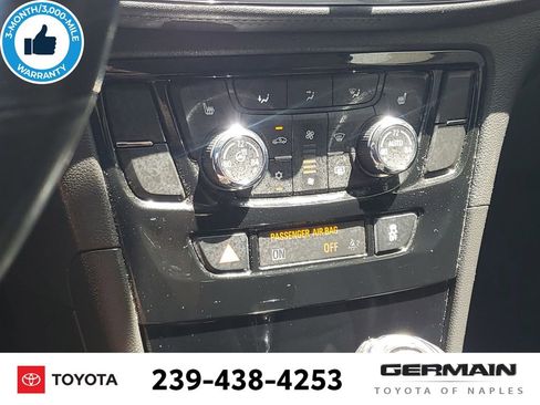 Used 2020 Buick Encore Essence FWD image 31