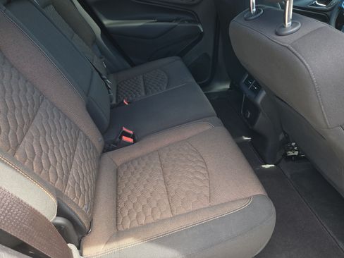 Used 2018 Chevrolet Equinox LT FWD image 11