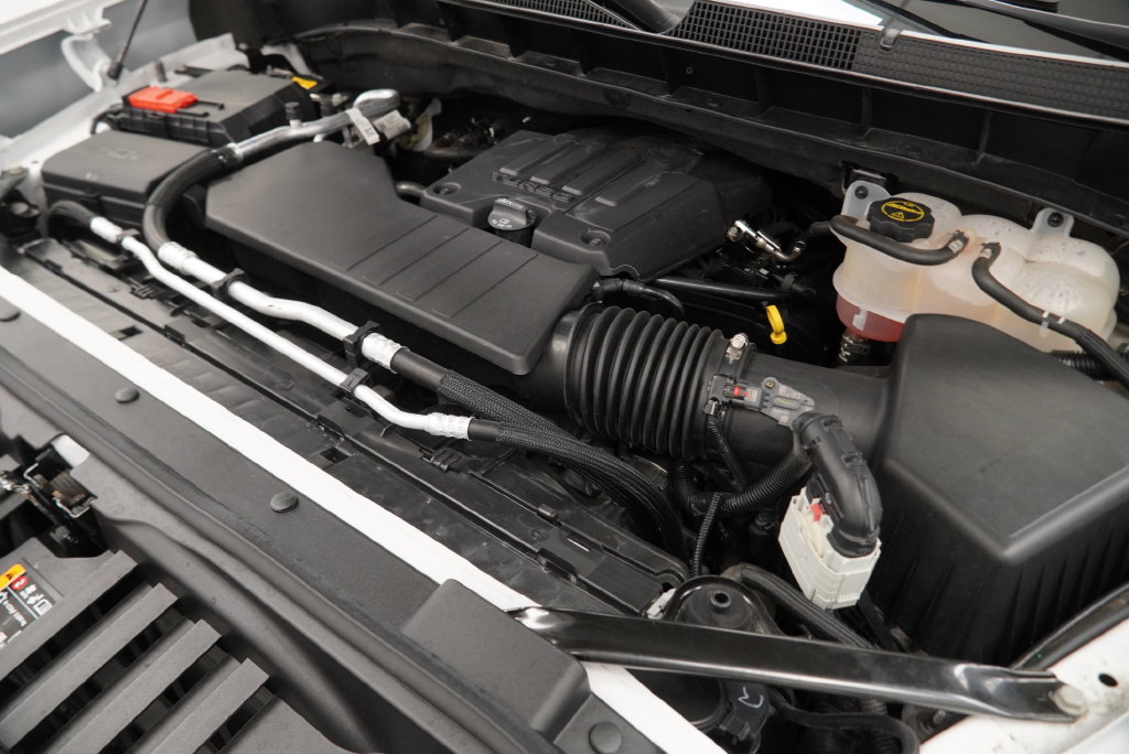 Used 2024 Chevrolet Silverado 1500 LT AWD/4WD image 43