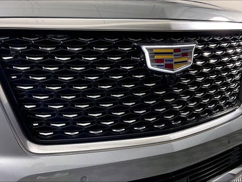 Used 2025 Cadillac Escalade Premium Luxury image 41