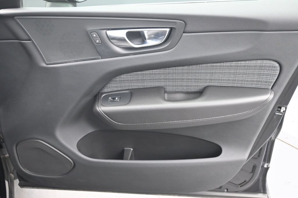Used 2023 Volvo XC60 B5 Core w/ Climate Package FWD image 13
