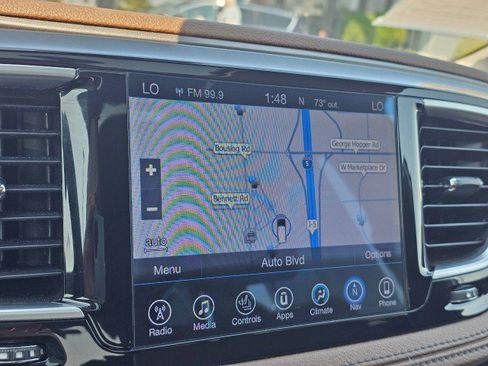 Used 2017 Chrysler Pacifica Limited FWD image 34