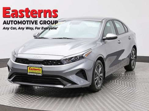 Used 2023 Kia Forte LXS w/ LXS Technology Package FWD image 1