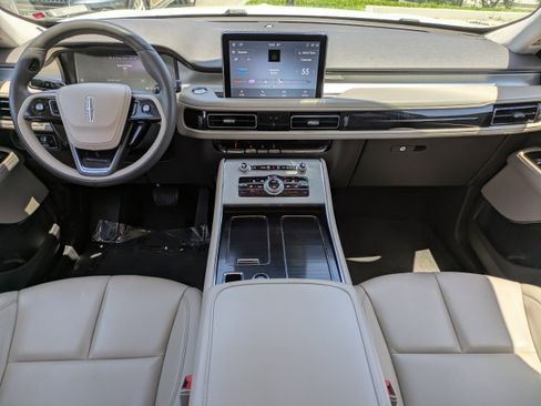Used 2021 Lincoln Aviator 2WD w/ Elements Package image 15