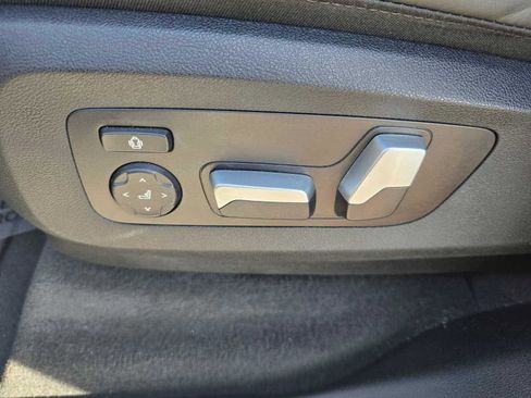 Certified 2025 BMW X5 xDrive50e w/ Premium Package image 9