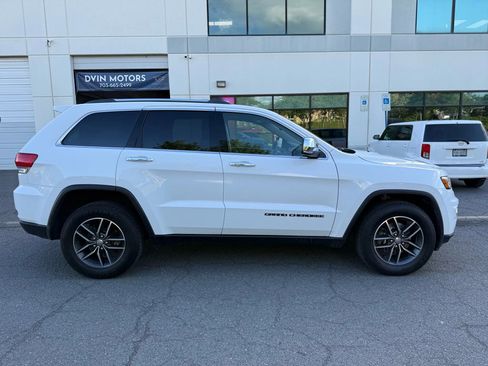 Used 2018 Jeep Grand Cherokee Limited image 2