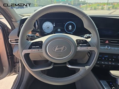 New 2025 Hyundai Elantra SEL image 13