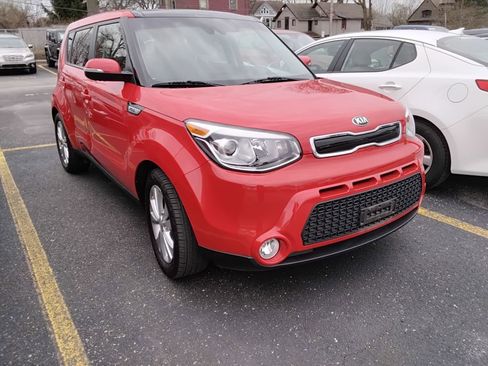 Used 2016 Kia Soul ! w/ Premium Package image 3
