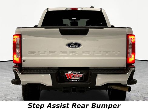 Used 2025 Ford F250 XLT w/ FX4 Off-Road Package AWD/4WD image 5