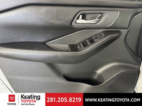 Used 2026 Nissan Rogue SV image 11