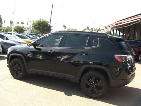 Used 2021 Jeep Compass Latitude w/ Sun and Sound Group AWD/4WD image 10
