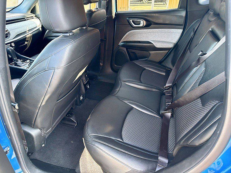 Used 2024 Jeep Compass Latitude AWD/4WD image 16