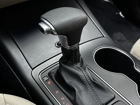 Used 2019 Kia Sorento LX image 18