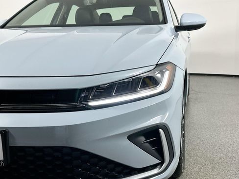 New 2025 Volkswagen Jetta SE image 7