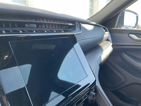 Used 2023 Jeep Grand Cherokee L Laredo image 15