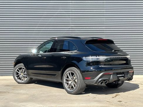 Certified 2025 Porsche Macan image 3