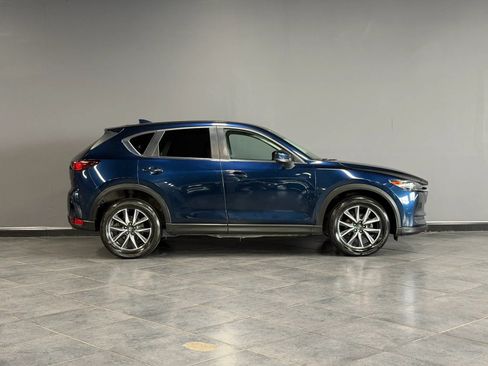Used 2018 MAZDA CX-5 Touring w/ Preferred Equipment Package FWD image 4