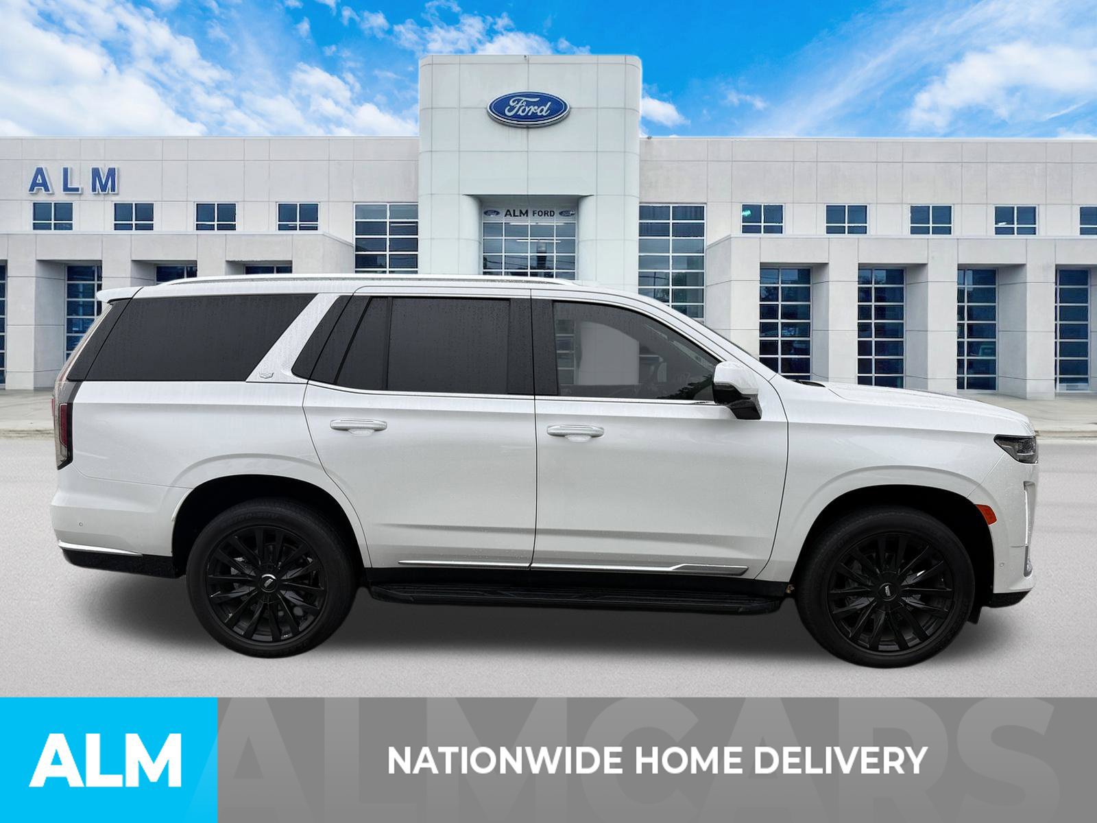 Used 2022 Cadillac Escalade Premium Luxury AWD/4WD image 4