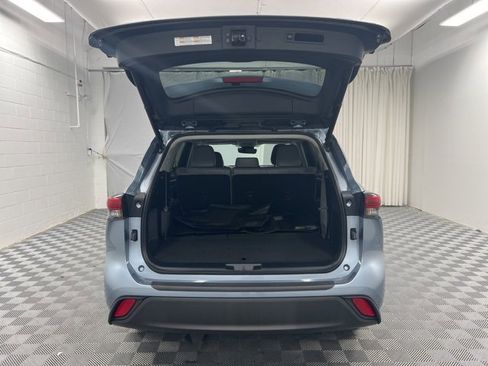 Used 2022 Toyota Highlander XLE image 8