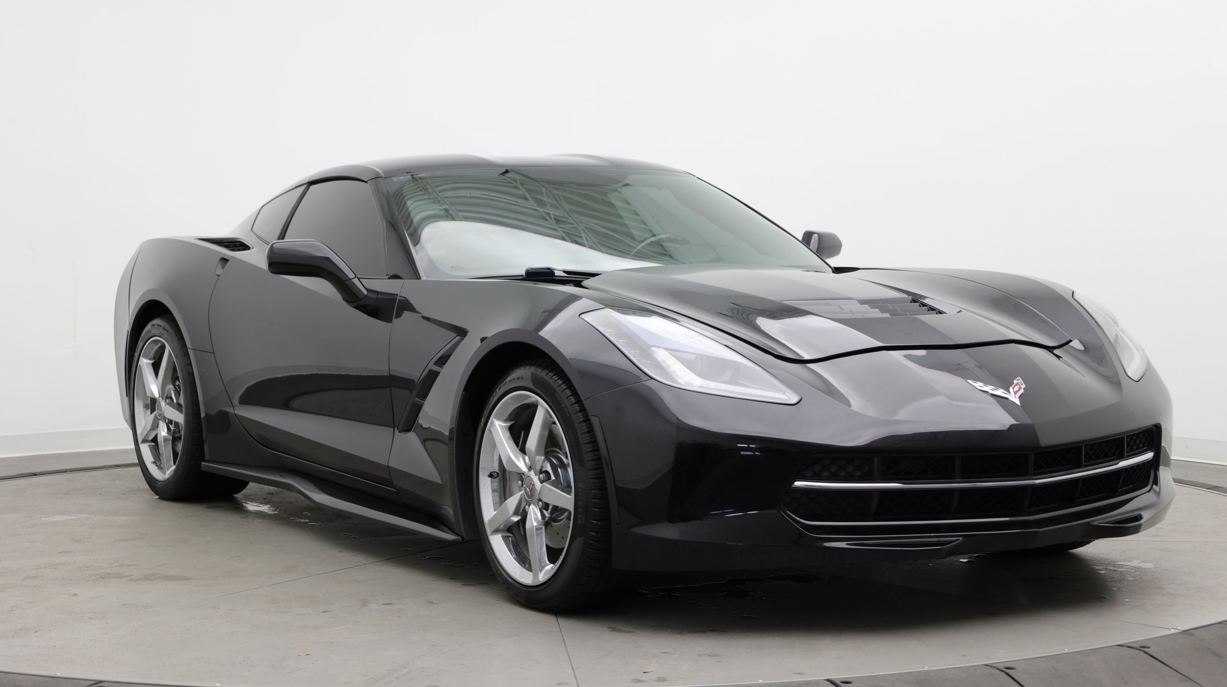 Used 2015 Chevrolet Corvette Stingray Coupe w/ Battery Protection Package RWD image 3