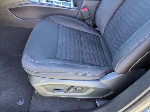 Used 2020 Ford Explorer XLT w/ Comfort Package image 13