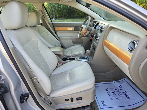 Used 2009 Lincoln MKZ image 13