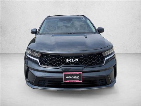 Used 2023 Kia Sorento S w/ Panoramic Sunroof Package FWD image 2