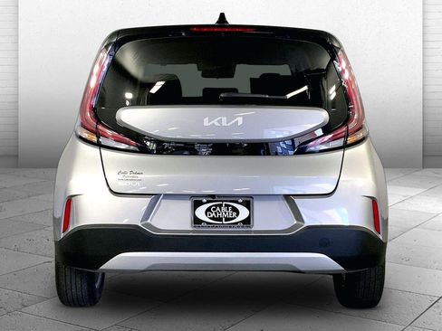 Certified 2025 Kia Soul LX w/ LX Technology Package FWD image 3