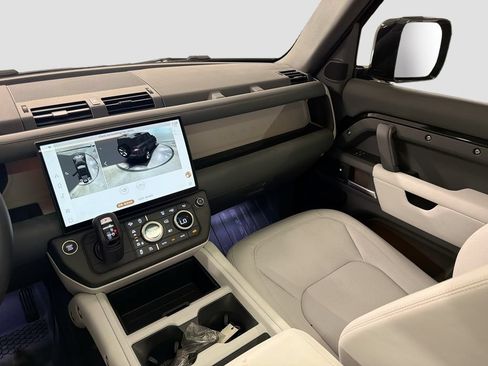 Used 2026 Land Rover Defender 110 X-Dynamic SE AWD/4WD image 24
