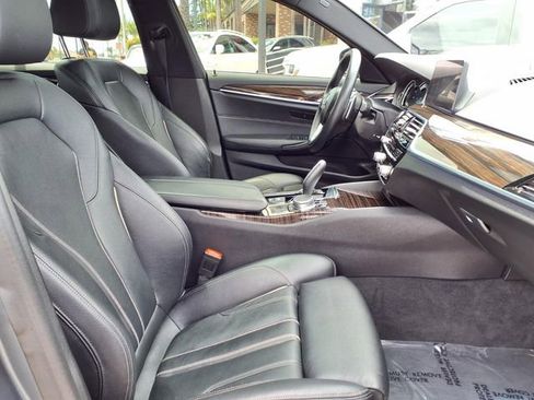 Used 2019 BMW 530i w/ Convenience Package RWD image 24