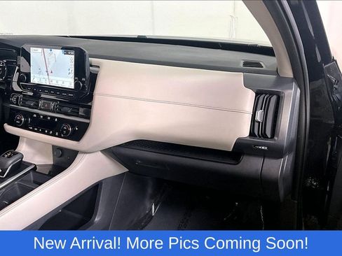 Used 2024 Nissan Pathfinder SL image 16