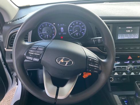 Used 2020 Hyundai Elantra SE w/ Cargo Package (C1) FWD image 14