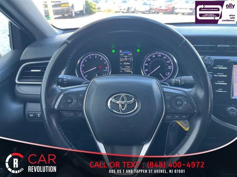 Used 2019 Toyota Camry SE FWD image 19