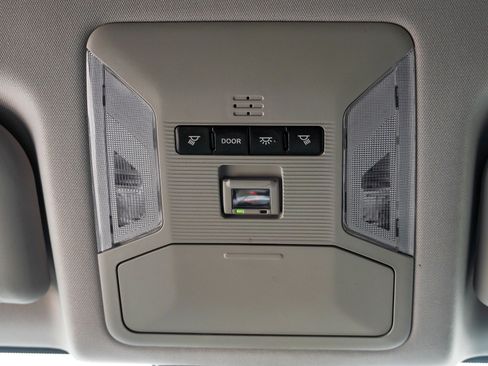 Used 2021 Toyota RAV4 LE image 28