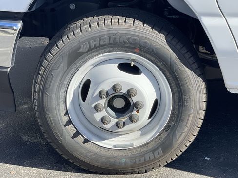 New 2026 Ford E-350 and Econoline 350 Super Duty w/ Power Equipment Group image 10