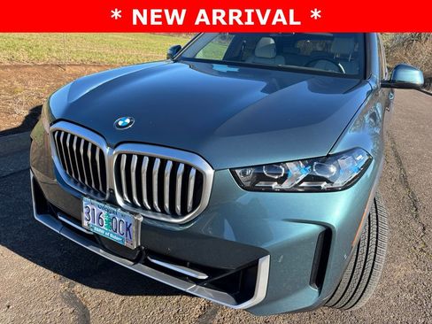 Used 2025 BMW X5 xDrive40i w/ Premium Package AWD/4WD image 3