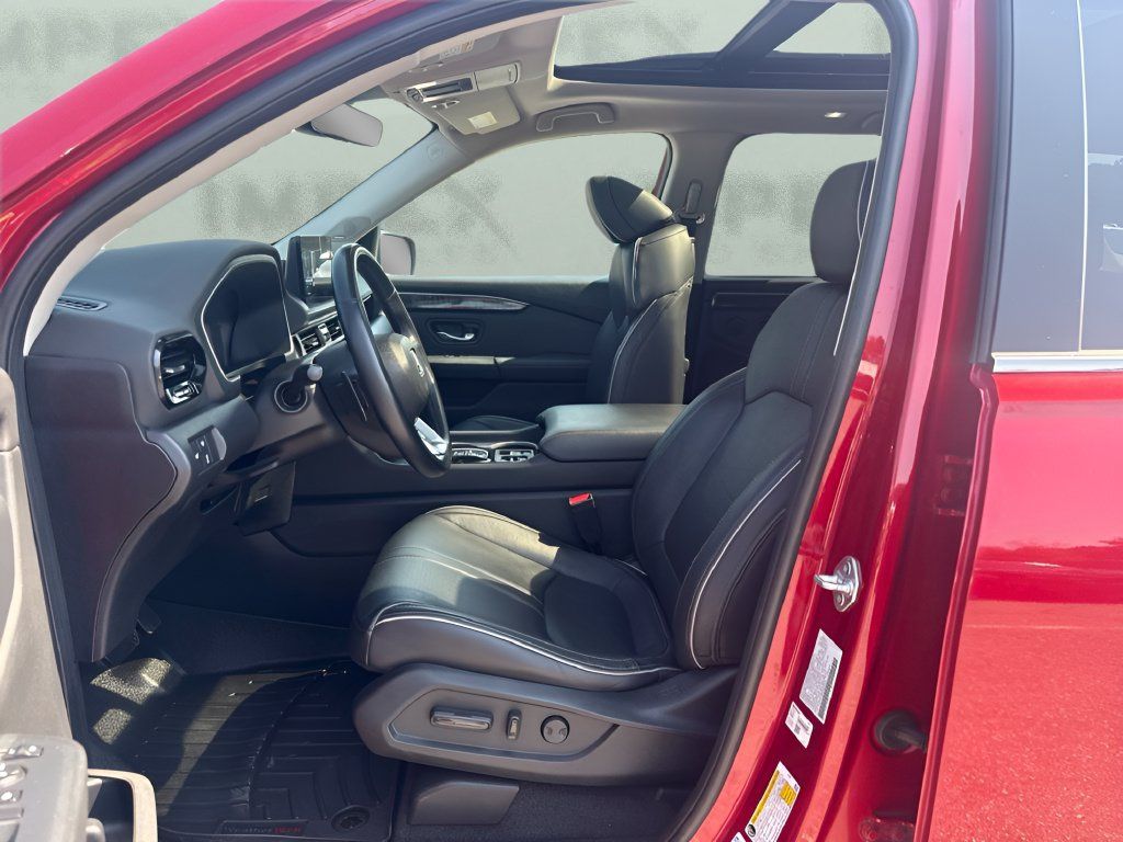 Used 2023 Honda Pilot Elite image 9