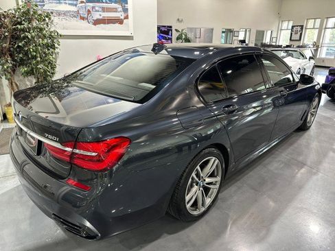 Used 2018 BMW 750i RWD image 2