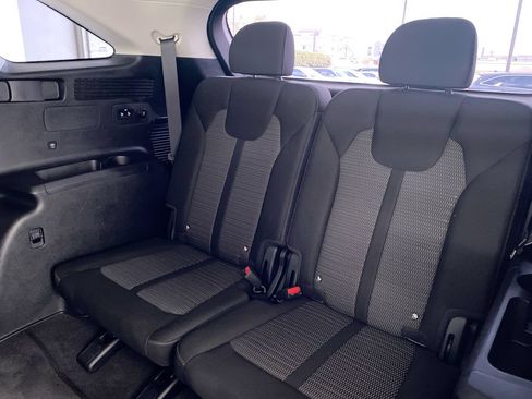 Certified 2025 Kia Sorento LX FWD image 34