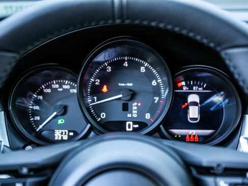 Certified 2026 Porsche Macan image 21