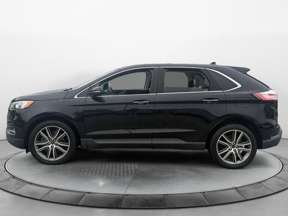 Used 2019 Ford Edge Titanium w/ Cold Weather Package AWD/4WD image 4