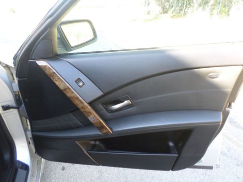 Used 2006 BMW 530i Sedan image 15